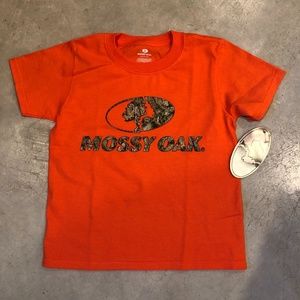 NWT! Mossy Oak T-shirt